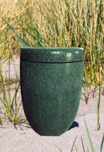 ökologisch abbaubare Urnen Warnemünde grün