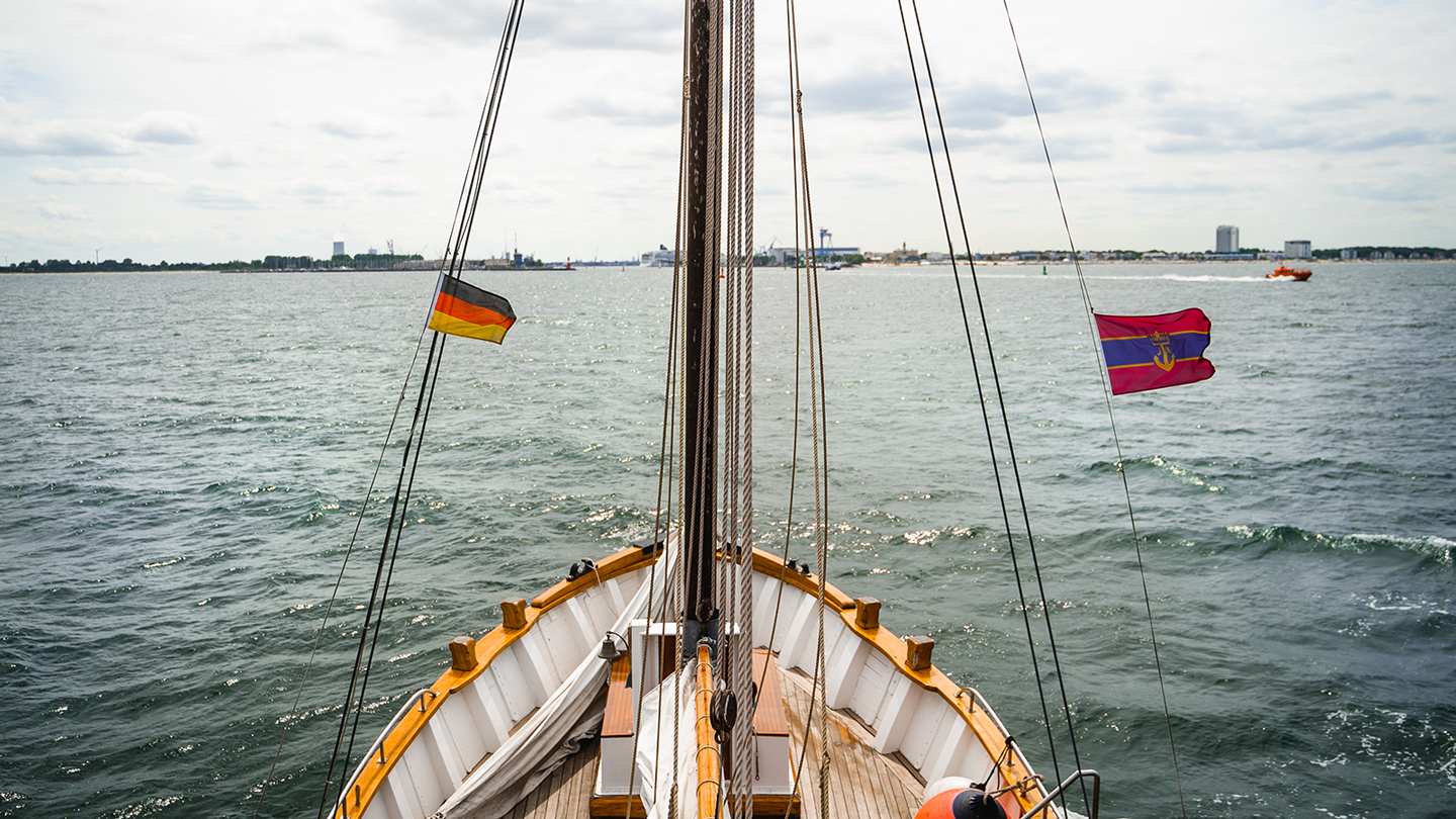 Mythen und Fakten zur Seebestattung: Was wirklich stimmt