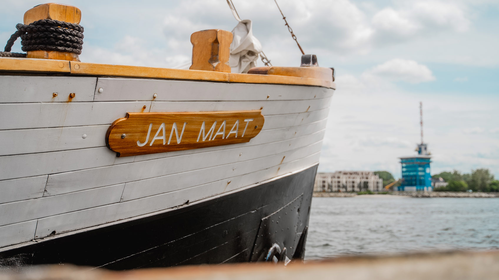 Der Ablauf einer Seebestattung: Was genau passiert an Bord?