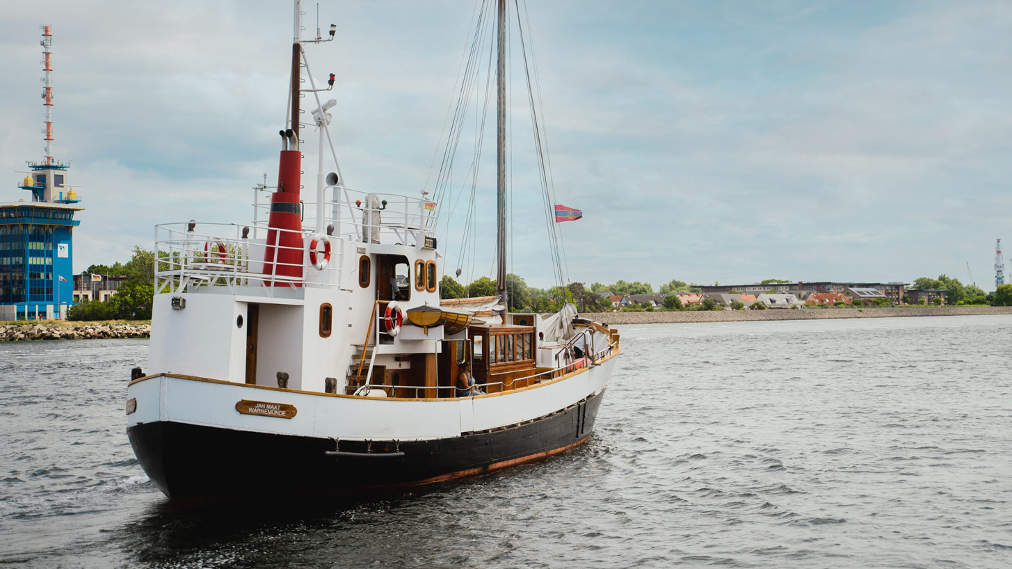 Naturverbundener Abschied: Warum die Seebestattung für viele Menschen stimmig ist